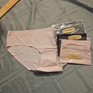 NWT 5 Bubblelime underwear size M